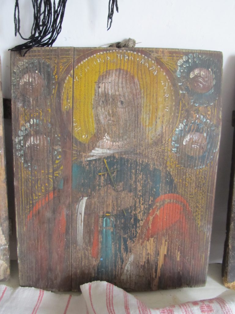 Святая великомученица Параскева, нарицаемая Пятница (?). Изображение святой великомученицы с крестом в правой руке и свитком (?) в левой руке.